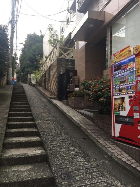 Inspiring Backgrounds, Asia Aesthetic, Japanese Town, Japan Picture, Pedestrian Street, Japanese Landscape, Aesthetic Japan, Japan Tokyo, Japanese Aesthetic