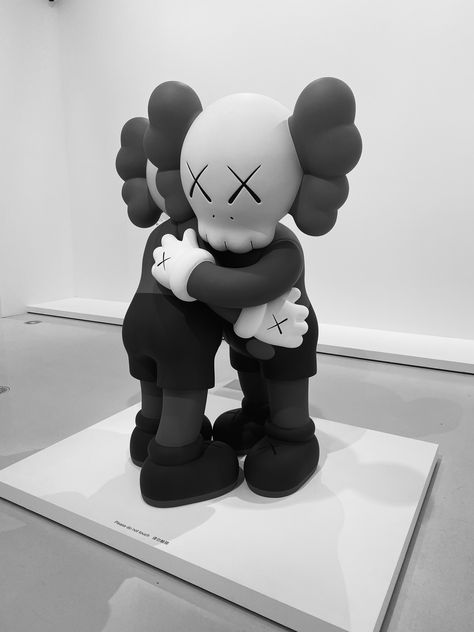 Black And White Kaws, Kaws Black And White, Kaws Exhibit, Kaws Wallpapers, Kaws Iphone Wallpaper, Kaws Wallpaper, Ios 15, Simple Iphone Wallpaper, Cute Images