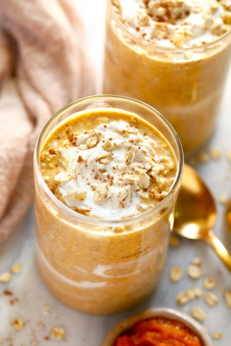 Cheesecake Overnight Oats, Pumpkin Overnight Oats, Pumpkin Puree Recipes, Pumpkin Oats, Oat Recipes Healthy, Fit Foodie Finds, Pumpkin Pie Cheesecake, Overnight Oats Recipe Healthy, Apple Cheesecake