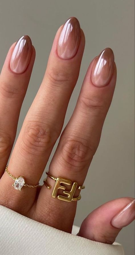 autumn nails, fall nails, September nails, autumn nails fall, october nails, olive green nails, chrome nails Sade Nails Art, Neutral Gold Nails, Neutral Abstract Nails, Sade Nails, Wedding Guest Nails Ideas Classy, Aestethic Nails, Spa Van, Nails 2025, Ombre Chrome Nails