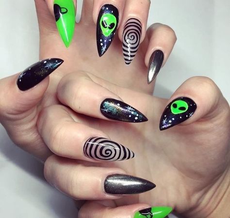 Black And Green Alien Nails, Funky Lifestyle, Alien Nails, Nails Funky, Funky Nail Designs, Witchy Nails, Funky Nail Art, Stiletto Nail Art, Art Design Ideas