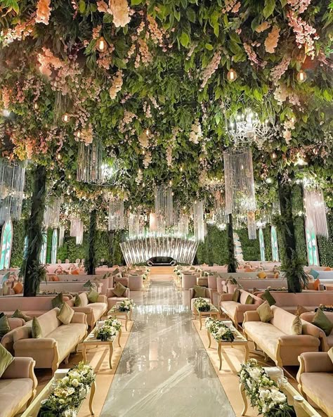 Saudi Wedding, Lavish Wedding, Lebanese Wedding, Wedding Background Decoration, Wedding Stage Design, Dream Wedding Decorations, Luxury Wedding Decor, Wedding Planning Decor, Wedding Backdrop Design