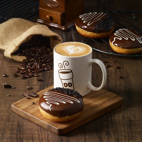 Donuts Photography Instagram, Coffee And Donuts Pictures, Donuts Photography, Donut Photography, Doughnuts Photography, Donut And Coffee, Coffee Donut, Chocolate Cobbler, Dessert Photography