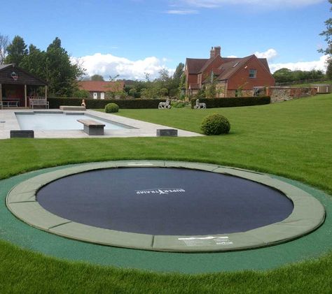 Diy Sunken Trampoline, In Ground Trampoline Ideas, In Ground Trampoline Landscape, Sunken Trampoline Garden, Trampoline Bunker, Outside Trampoline, Built In Trampoline, Floor Trampoline, Underground Trampoline