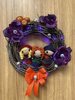 Crochet Hocus Pocus Pattern, Hocus Pocus Hat Pattern, Hocus Pocus Crochet Patterns Free, Hocus Pocus Crochet, Crochet Sanderson Sisters, Hocus Pocus Wreath, Cross Stitch Hocus Pocus, The Sanderson Sisters, Crochet Fall Decor