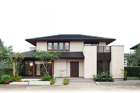 Modern Asian Home Exterior, Japanese Inspired Exterior House, Japan Home Exterior, Modern House Japanese Style, Modern Japanese Architecture Exterior, Asian Home Exterior, Japanese Contemporary House, Asian Contemporary House, Japanese House Plans Modern