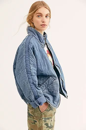 Quilted Denim Jacket, Autumn Jacket Women, Quilted Denim, Quilted Coats, Fall Fashion Coats, All Jeans, Free People Jacket, Denim Trends, Outfit Trends