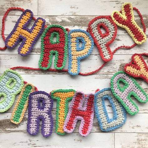 Crochet Birthday Party Ideas, Crochet Birthday Bunting, Crochet Party Decor, Crochet Happy Birthday Banner, Simple Crochet Garland, Crochet Birthday Banner, Crochet Birthday Decorations, Crochet Classroom Decor, Crochet Birthday Ideas