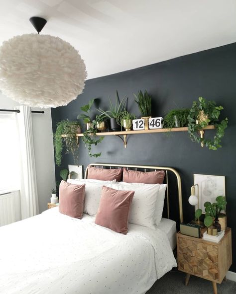 7 Design Trends That Have Defined The Last Decade (And Are Going to Stay) by DLB 7 Design, Bedroom Trends, Dekorasi Kamar Tidur, Bedroom Decor Inspiration, Redecorate Bedroom, Bedroom Green, Small Room Bedroom, Master Bedrooms Decor, Light Shade