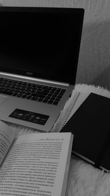 student life Aesthetics Study, College Vision Board, Black And White Instagram, Instagram Highlight Cover, Good Photo Editing Apps, Vintage Instagram, Aesthetic Study, Highlight Cover, Black Book