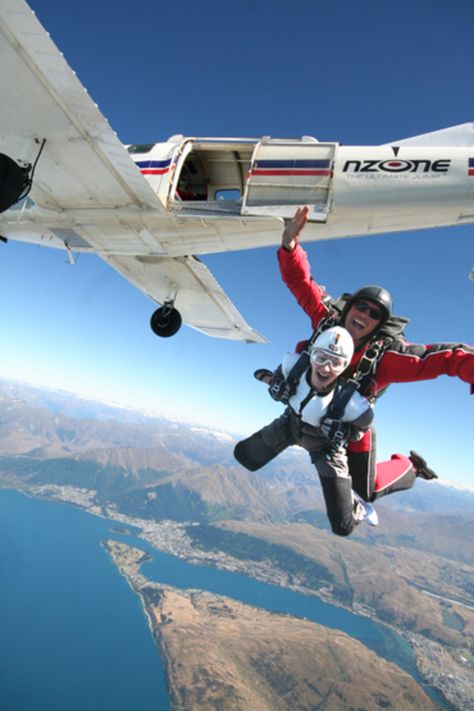 Skydiving, New Zealand - Travel Adventure Extreme Adventure, Bungee Jumping, Adventure Bucket List, Adventure Sports, New Zealand Travel, Skydiving, Queenstown, Extreme Sports, Rock Climbing