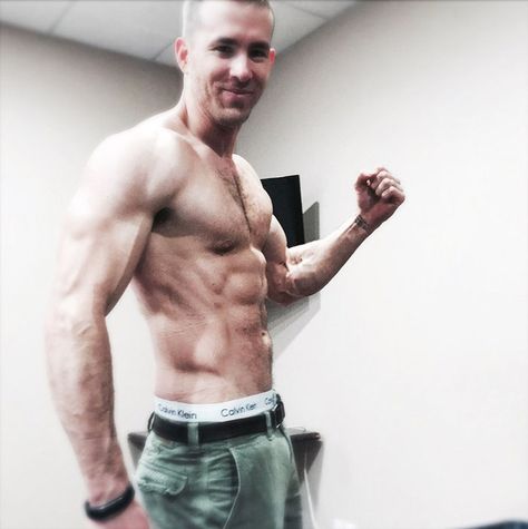 Ryan Reynolds’ Trainer Don Saladino Shares His Shirtless Pic, Gives Fitness Tips On How To Look Like A Superhero Ryan Reynolds Deadpool Haircut, Ryan Reynolds Physique, Ryan Reynolds Shirtless Deadpool, Ryan Reynolds Workout, Ryan Reynolds Muscle, Ryan Reynolds Body, Ryan Reynolds Abs, Ryan Reynolds Hot, Ryan Reynolds Shirtless