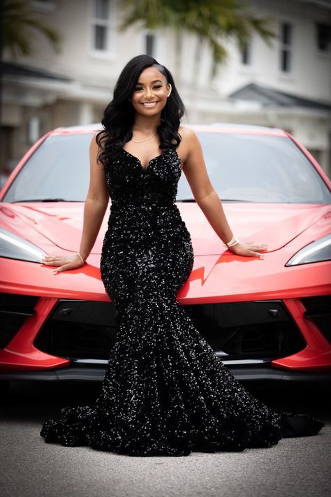 Prom Poses Black Women, Individual Prom Poses Black Women, Blackprom Dresses, Prom Pictures Black, Black Prom Dresses Black Women, Solo Prom Poses, Prom Photography Poses, Prom Photography, Prom Picture Poses