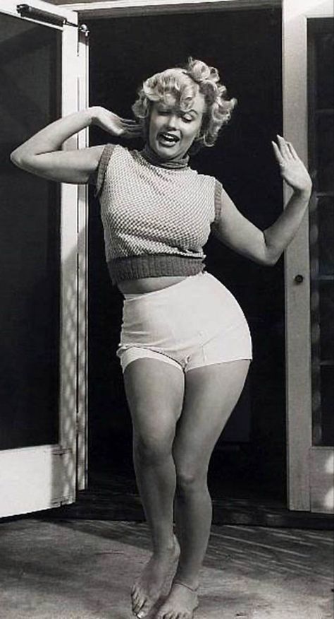 Vintage Hollywood Classics Women Body, Body Curves, Photography Women, Marilyn Monroe, A Woman, Photography