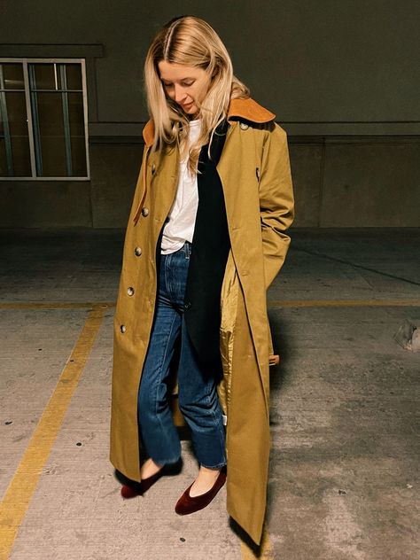 Courtney Grow, Velvet Ballet Flats, Ballet Flats Outfit, Fitting Jeans, Flats Outfit, Winter Fit, Grow On Instagram, Nancy Drew, Celebrity Street Style