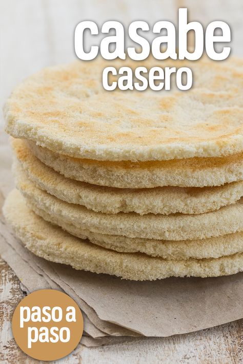 Si te gustan las recetas cubanas tradicionales, estas en el lugar correcto. Te explicamos como hacer esta receta de Casabe Casero al estilo Cubano.  #casabe  #casabecasero  #casabecubano  #recetadecasabe #comohacercasabe #casabedeyuca Food Substitutes, Venezuelan Food, Cuban Food, Food Substitutions, Cuban Recipes, Tortillas, Appetizer Snacks, Ecuador, Cooking And Baking