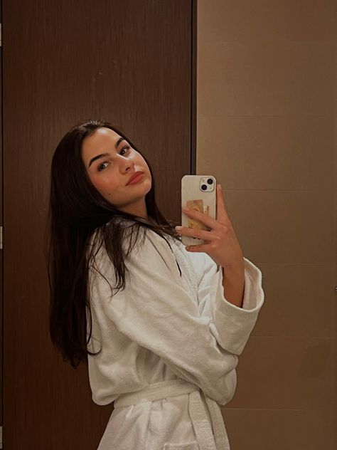 Dark hair. Hotel. Mirror selfie. Robe Mirror Selfie, Hotel Mirror Selfie, Mirror Pic, Dark Hair, Vienna, Mirror Selfie, Bath, Hotel, Mirror