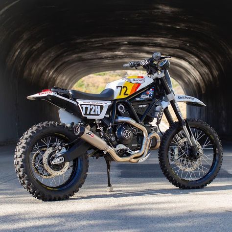 Honda Rsx, Desert Sled, Moto Scrambler, Cafe Racer Magazine, Scrambler Custom, Dual Sport Motorcycle, Ducati Motorcycles, Pretty Bike, Scrambler Motorcycle