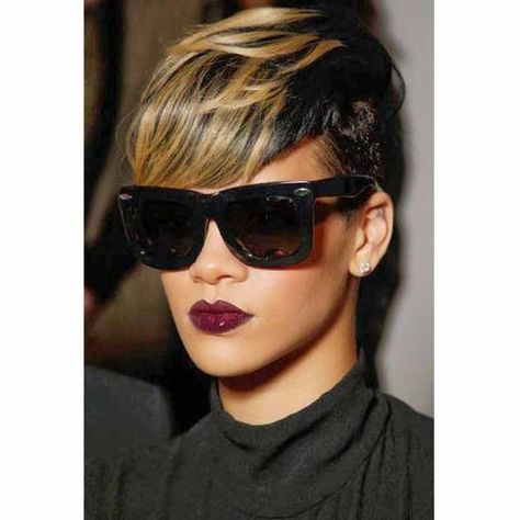 Rihanna Short Hair, Short Hair Styles African American, Black Women Short Hairstyles, Makeup Tip, Afrikaanse Mode, Dark Lipstick, Hair Model, Sassy Hair, Cute Hairstyles For Short Hair