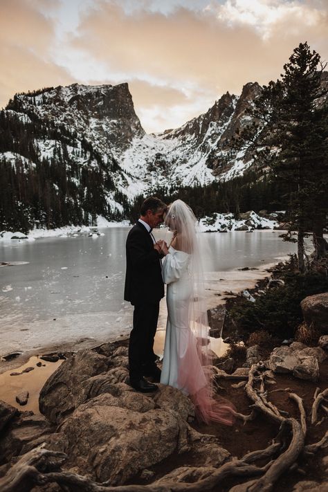 An adventurous Colorado elopement in Rocky Mountain National Park. Photos by Colorado adventure wedding photographer Jen Dz. Boulder Colorado Elopement, Rocky Mountain Elopement Colorado, Breckenridge Colorado Elopement, Rocky Mountain Elopement, Ouray Colorado Elopement, Colorado Elopement With Dog, Colorado Fall, Outdoor Elopement, Colorado Adventures