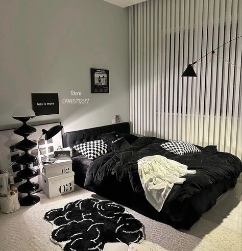 All Black Furniture Bedroom, B&w Bedroom, Black And White Bedroom Furniture, Black Furniture Bedroom Ideas, Room Makeover Black, Black Minimalist Room, Bedroom Ideas Black Furniture, White And Black Bedroom Ideas, Double Bed Rooms