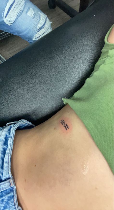 Xoxo Tattoo Small Hip, Yolo Tattoos Ideas, Red Xo Tattoo, Gossip Girl Tattoo, Xoxo Tattoo, Xo Tattoo, Small Rib Tattoos, Small Pretty Tattoos, Smaller Hips