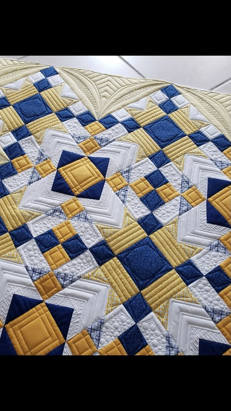 Quilts Simple, Blue Quilt Patterns, Quilting Stitch Patterns, Bright Quilts, Freemotion Quilting, Yellow Quilts, Quilting Designs Patterns, Longarm Quilting Designs, Sewing Circles