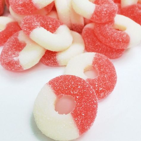 Red and white, watermelon gummy rings are delicious! Use them on your candy table, favor boxes or candy kabobs! Pokemon Birthday Dessert Table, Pokemon Candy Table, Pikachu Party Favors, Pokemon Pretzel Rods, Pokemon Candy Apples, Pokeball Party Favor, Pokemon Sweets, Gummy Rings, Pokemon Candy