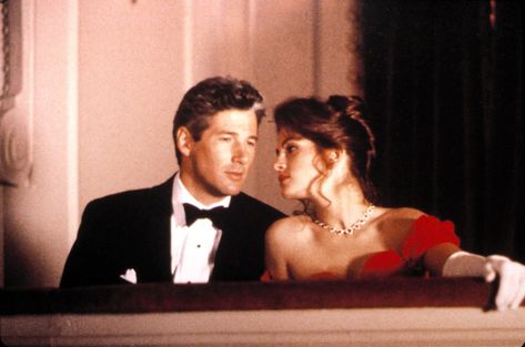 Image Pretty Woman Red Dress, Matthew Perry Friends, Pretty Woman Movie, Stars D'hollywood, Unique Date Ideas, La Traviata, A Night At The Opera, Christopher Reeve, Septième Art