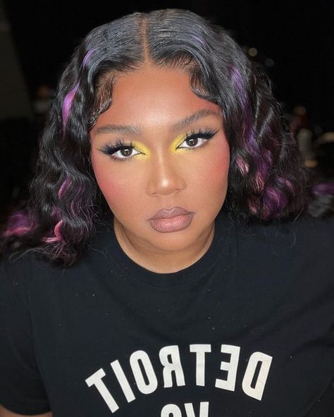 ALEXX MAYO on Instagram: "DETROIT 🌟 What a night and what a beauty! Lizzo stuns in a classic glam with a yellow punch Hair @theshelbyswain Makeup @iwantalexx using @lillylashes midnight in Miami kit in the style “Miami”" Lizzo Makeup, Yellow Punch, Editorial Makeup Looks, Fashion Editorial Makeup, Pics Of Celebrities, Classic Glam, Makeup Looks To Try, Summer Weather, Editorial Makeup