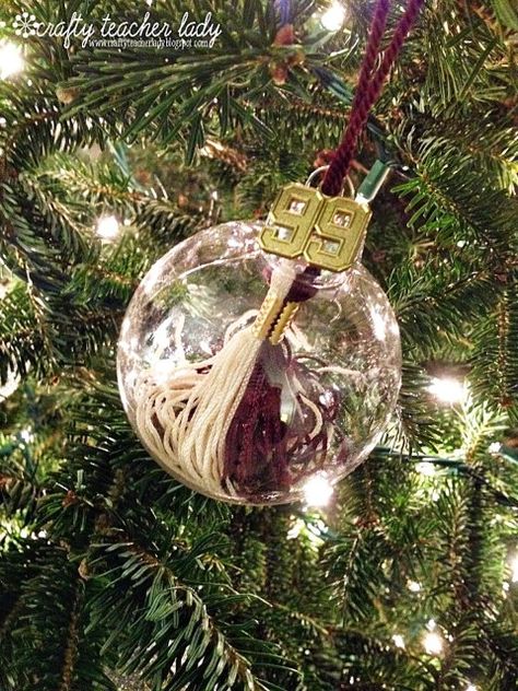 Graduation Tassel Christmas Ornament Craft Idea Graduation Tassel Ornament, Tassel Christmas, Christmas Ornament Diy, Christmas Party Crafts, Graduation Tassel, Tassel Ornament, Graduation Ornament, Tassel Crafts, Diy Graduation