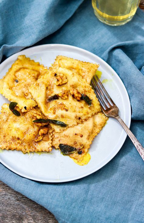 Indian spiced eggplant ravioli-closeup of plate-fork-glass Eggplant Ravioli Recipe, Eggplant Ravioli, Vegetarian Pasta Dishes, Ravioli Filling, Ravioli Recipe, Making Pasta, Canadian Food, Vegetarian Pasta, Supper Club