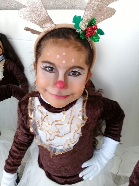 Festival Navideño- traje y maquillaje de reno Rudolph Diy Costume, Rudolph Face Paint Kids, Rudolph Makeup Kids, Rudolph Makeup, Rudolph Costume, Reindeer Face Paint, Reindeer Makeup, Reindeer Diy, Reindeer Costume