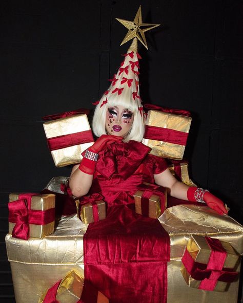 Kim Chi on Instagram: “I’m living in the present. Merry Christmas y’all and tune in to the @rupaulsdragrace holislay special next Friday! 📸: @britterst” Drag Queen Christmas, Christmas Tree Costume, Xmas Costumes, Living In The Present, Pop Culture Fashion, Xmas Dinner, Kim Chi, Next Friday, Christmas Decor Inspiration