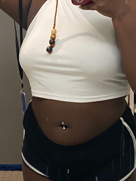 Plus Size Belly Piercings, Belly Button Piercing Bigger Stomach, Plus Size Belly Piercing, Belly Piercings Black Women, Piercing Ideas Belly Button, Belly Piercing Plus Size, Belly Button Piercing Midsize, Naval Peircings, Chubby Belly Button Piercing