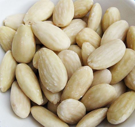 Almond Recipes Baking, Roasted Almonds Recipe, Health Benefits Of Almonds, Soaked Almonds, Almond Benefits, Hamster Eating, Blanched Almonds, Raw Almonds, Roasted Almonds