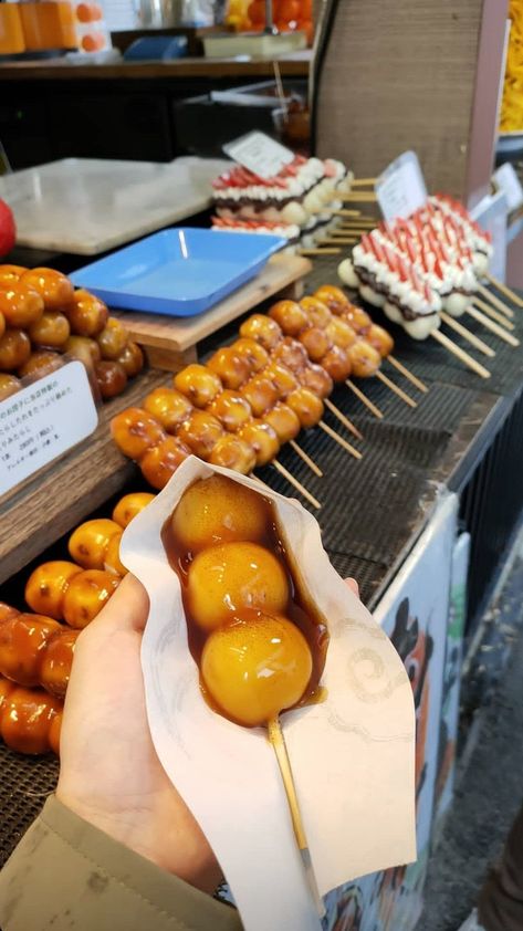 Street Food Japan Aesthetic, Korean Street Food Sweet, Japan Breakfast Aesthetic, Japanese Street Foods, Street Food In Japan, Japanese Food Street, Japan Dessert Aesthetic, Japan Food Aethstetic, Japan Food Snacks