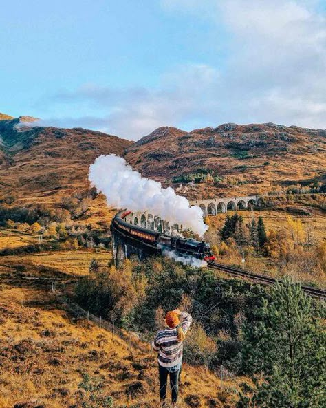 Glenfinnan Viaduct Harry Potter, Scotland In Autumn, Scotland Instagram Pictures, Autumn Scotland, Europe Planning, Jacobite Steam Train, Scandinavia Trip, Harry Potter Train, Glenfinnan Viaduct