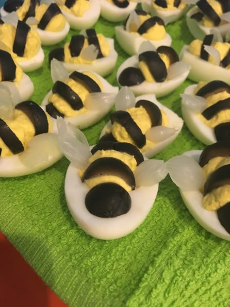 Bee Gender Reveal Snacks, Bee Shaped Food, Bumble Bee Deviled Eggs, What Will It Bee Food Ideas, Bee Themed Breakfast, Bumblebee Food Ideas, Bee Themed Fruit Tray, Bee Movie Birthday Party Ideas, Bee Party Food Ideas Savory