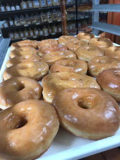 Amish Pretzel Recipe, Amish Doughnut Recipe, Amish Donuts Recipe, Donut Mix, Doughnut Recipes, Pennsylvania Dutch Recipes, Doughnut Recipe Easy, Mennonite Recipes, Glazed Doughnut