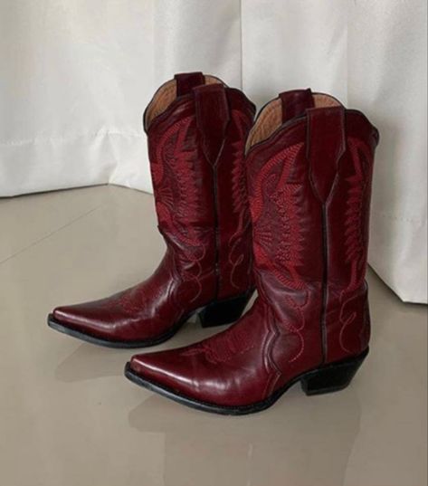 Taylor Swift Red Taylor's Version, Taylor Swift Album Aesthetic, Taylor Swift Taylor Swift, Red Cowboy Boots, Album Aesthetic, Taylor Swift Red, Baby Cowboy, Shoe Inspo, Taylor Swift Album