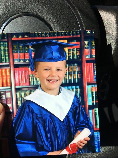 Pre school Graduation 2017 Graduation Kids Photoshoot, Graduation Photoshoot Kindergarten, Children Graduation Gown, Kinder Grad Photoshoot, Kinder Cap And Gown Pictures, Preschool Graduation, Grad Pics, Graduate School, Baby Photos