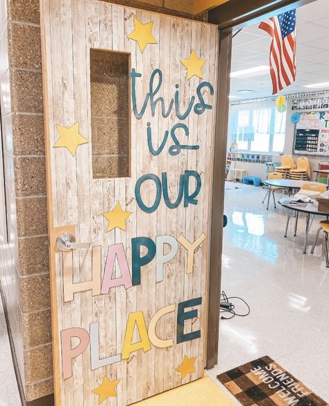 Teacher Room Theme Ideas Elementary, Aesthetic Classroom Elementary, Teacher Classroom Door Ideas, Teacher Class Decor, Teacher Classroom Ideas Kindergarten, Preschool Class Door, Boho Classroom Themes Elementary, Prek Classroom Setup Boho, Classroom Birthday Ideas From Teacher