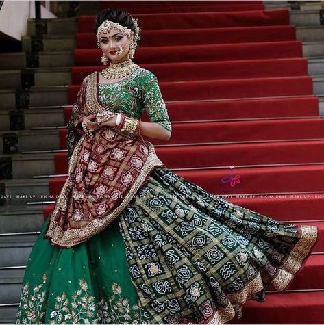 Garchoda Gujarati, Gujarati Dress, Designer Bridal Lehenga Choli, Bandhani Dress, Wedding Lehenga Designs, Indian Bride Outfits, Bridal Lehenga Collection, Designer Bridal Lehenga, Indian Bridal Lehenga