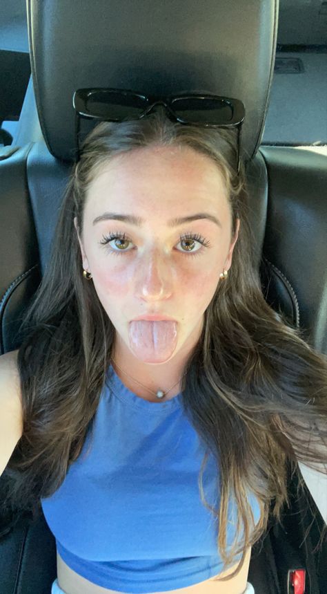 Tongue Out Selfie, Brunette Aesthetic, Snap Friends, Hottie Women, Snapchat, Iphone, Pins, Blue, Quick Saves