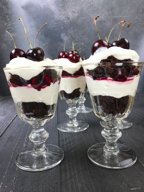 BLACK FOREST TRIFLE WITH MASCARPONE CREAM - Hello Ani Black Forrest Trifle, Cherry Trifle Desserts, Cheesecake Whip, Mini Trifle Desserts, Black Forest Trifle, Cherry Trifle, Savoury Bites, Food Decorating Ideas, Christmas Trifle