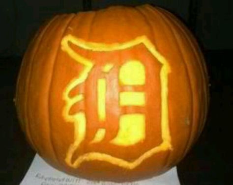 D-pumpkin Detroit Tigers Tattoo Ideas, Clemson Decor, Tiger Halloween, Detroit Tigers Wallpaper, Old English D, Happy Holloween, Detroit Tigers Opening Day, Detroit Tigers Stadium, Tiger Birthday