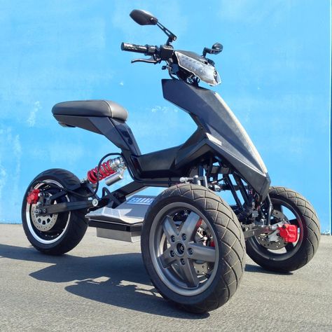 Three Wheel Scooters, Trike Scooter, Electric Scooter Design, Lowrider Bicycle, Van Conversion Interior, Reverse Trike, Best Electric Bikes, Electric Trike, Motorbike Design