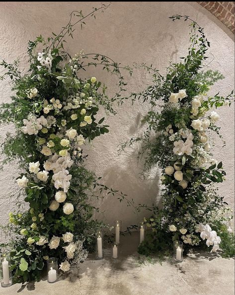 Flower Columns Wedding Ceremony, White And Green Wedding Arbor, Green Wedding Arch, Flower Pillars Wedding, Wedding Flower Backdrop, Floral Pillars Wedding Ceremony, Floral Pillars Wedding, Wedding Alter Floral Pillars, Green White Wedding