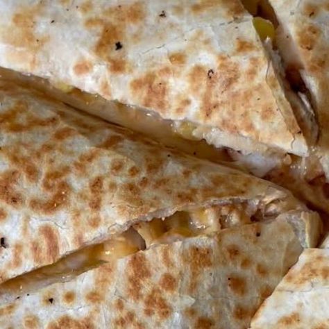 Food Not Disturb (Joey) on Instagram: "Taco Bell style quesadilla…but homemade! 🤩 📸Chicken quesadilla - grilled chicken, Mexican cheese blend, Taco Bell hot sauce mixed with sour cream lightly cooked in a pan with oil to get that golden crisp" Taco Bell Hot Sauce, Mexican Cheese Blend, Taco Bell Quesadilla, Raining Tacos, Chicken Mexican, Taco Bell Recipes, Cheese Quesadilla, Mexican Cheese, Chicken Quesadillas